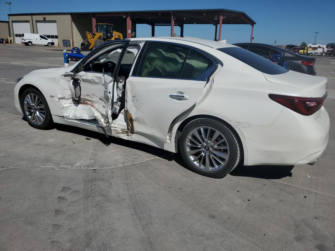 Image 2 of 2018 INFINITI Q50 LUXE 2018 with VIN JN1EV7AP5JM365542