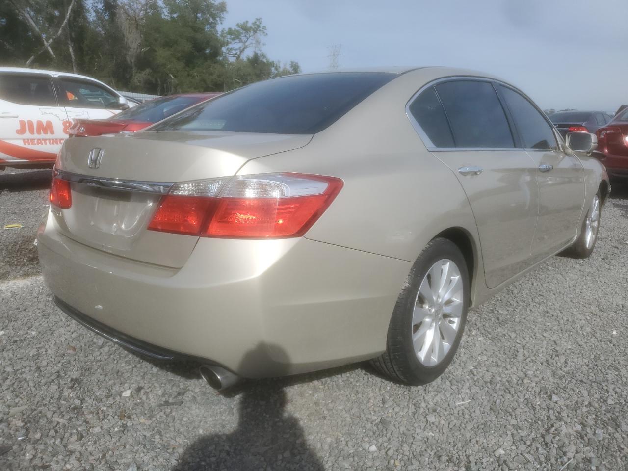 Image 3 of 2013 HONDA ACCORD EX 2013 with VIN 1HGCR2F71DA238606