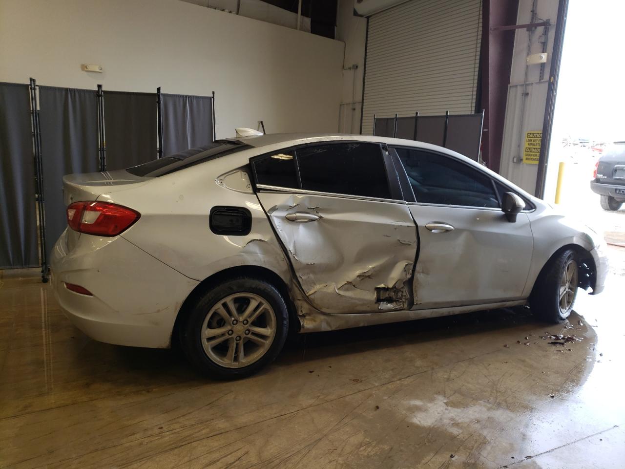Изображение 3 2018 CHEVROLET CRUZE LT 2018 с VIN 1G1BE5SM2J7200984
