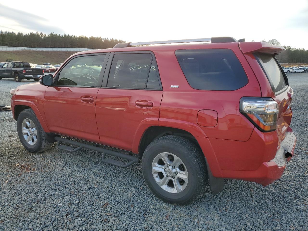 Изображение 2 2020 TOYOTA 4RUNNER SR5 2020 с VIN JTEZU5JR1L5221762