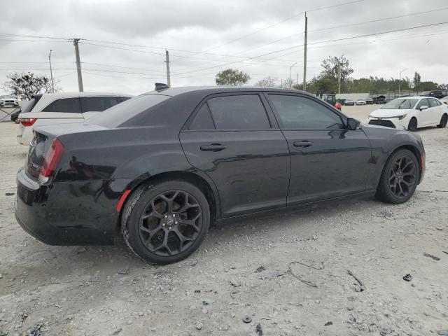 Obraz 3 z 2019 CHRYSLER 300 S 2019 z VIN 2C3CCABG7KH666277