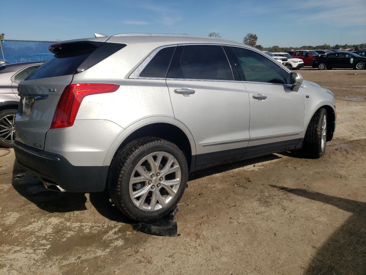 Obraz 3 z 2019 CADILLAC XT5 LUXURY 2019 z VIN 1GYKNCRS4KZ195366