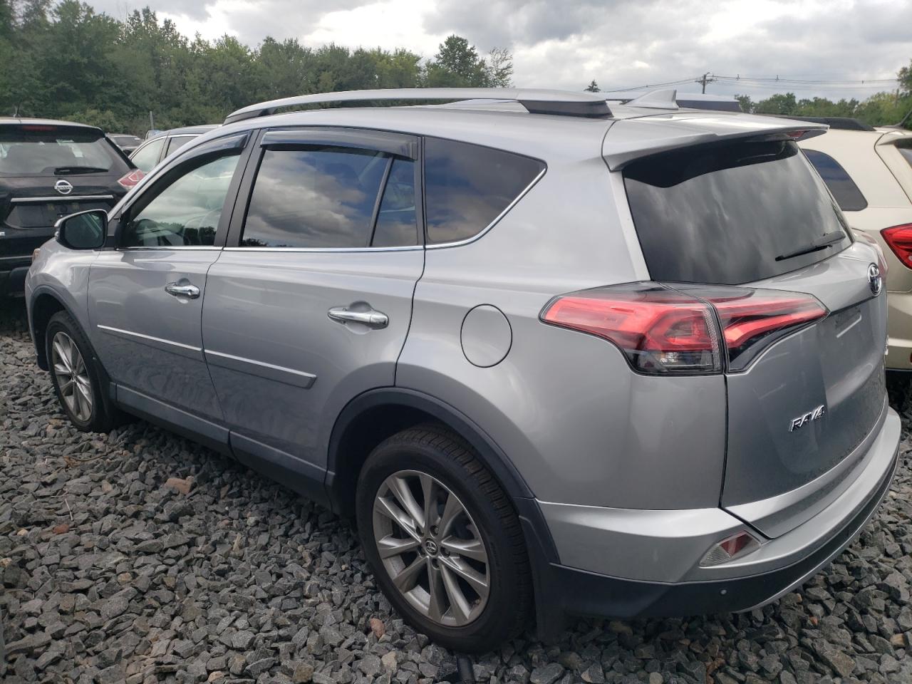 Изображение 2 2017 TOYOTA RAV4 LIMITED 2017 с VIN 2T3DFREV8HW570683