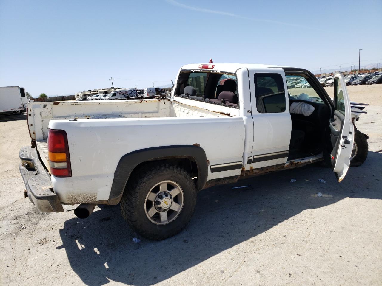 Obraz 3 z 2002 CHEVROLET SILVERADO K2500 HEAVY DUTY 2002 z VIN 1GCHK29142E190265