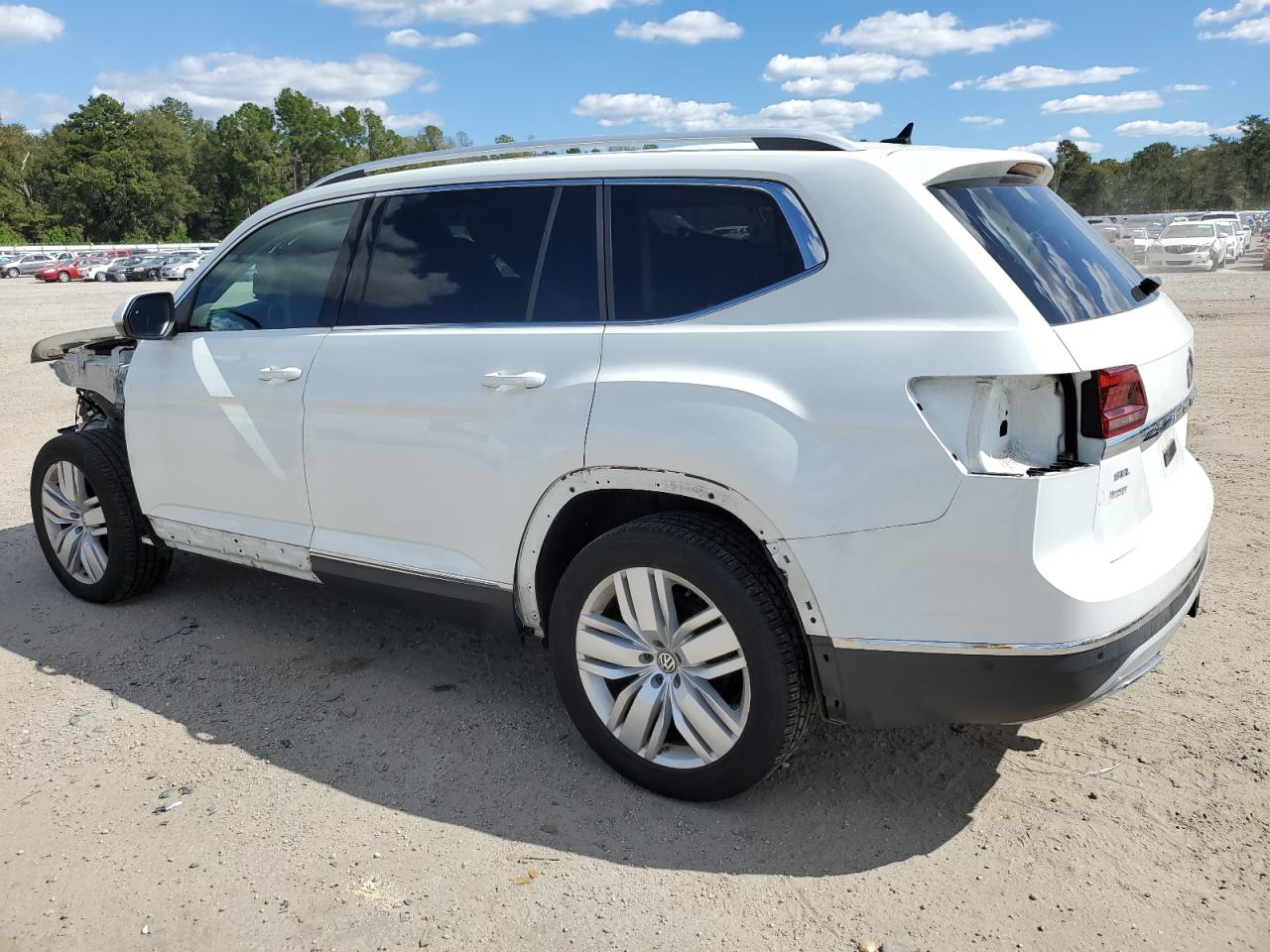 Изображение 2 2018 VOLKSWAGEN ATLAS SEL PREMIUM 2018 с VIN 1V2NR2CA9JC542773