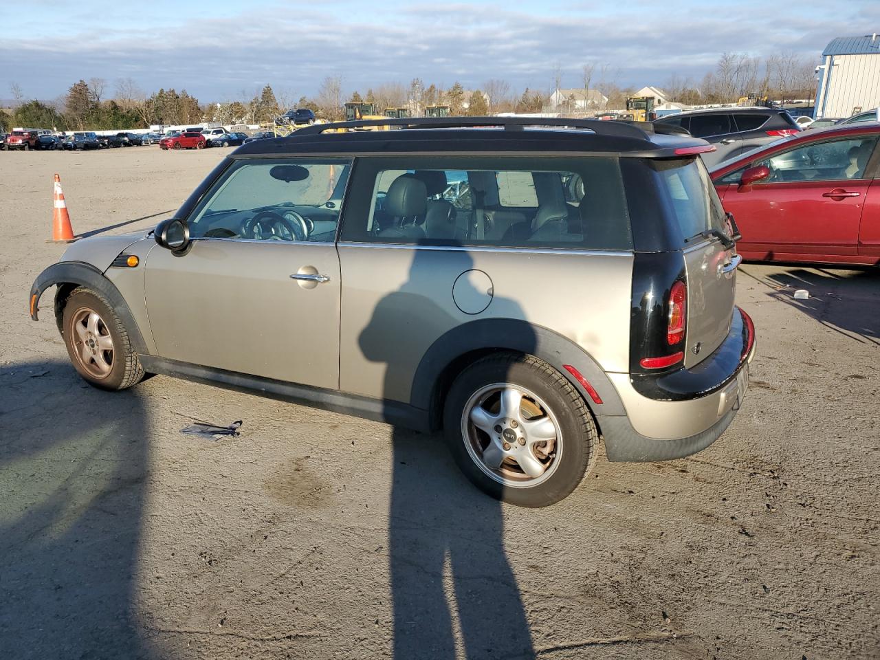 Image 2 of 2010 MINI COOPER CLUBMAN 2010 with VIN WMWML3C53ATX51382