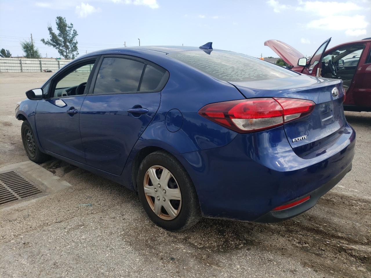 Image 2 of Kia Forte Lx 2018 with VIN 3KPFK4A76JE254702