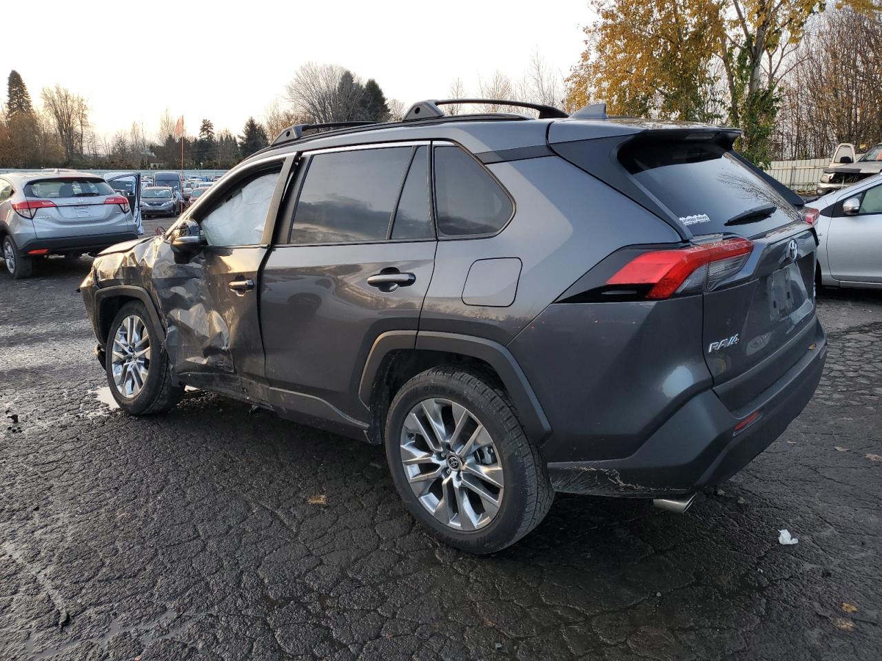 Изображение 2 2020 TOYOTA RAV4 XLE PREMIUM 2020 с VIN JTMA1RFV8LD528942