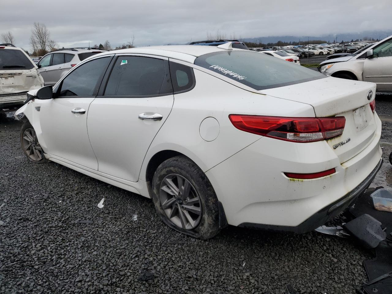 Изображение 2 2020 KIA OPTIMA LX 2020 с VIN 5XXGT4L39LG410057
