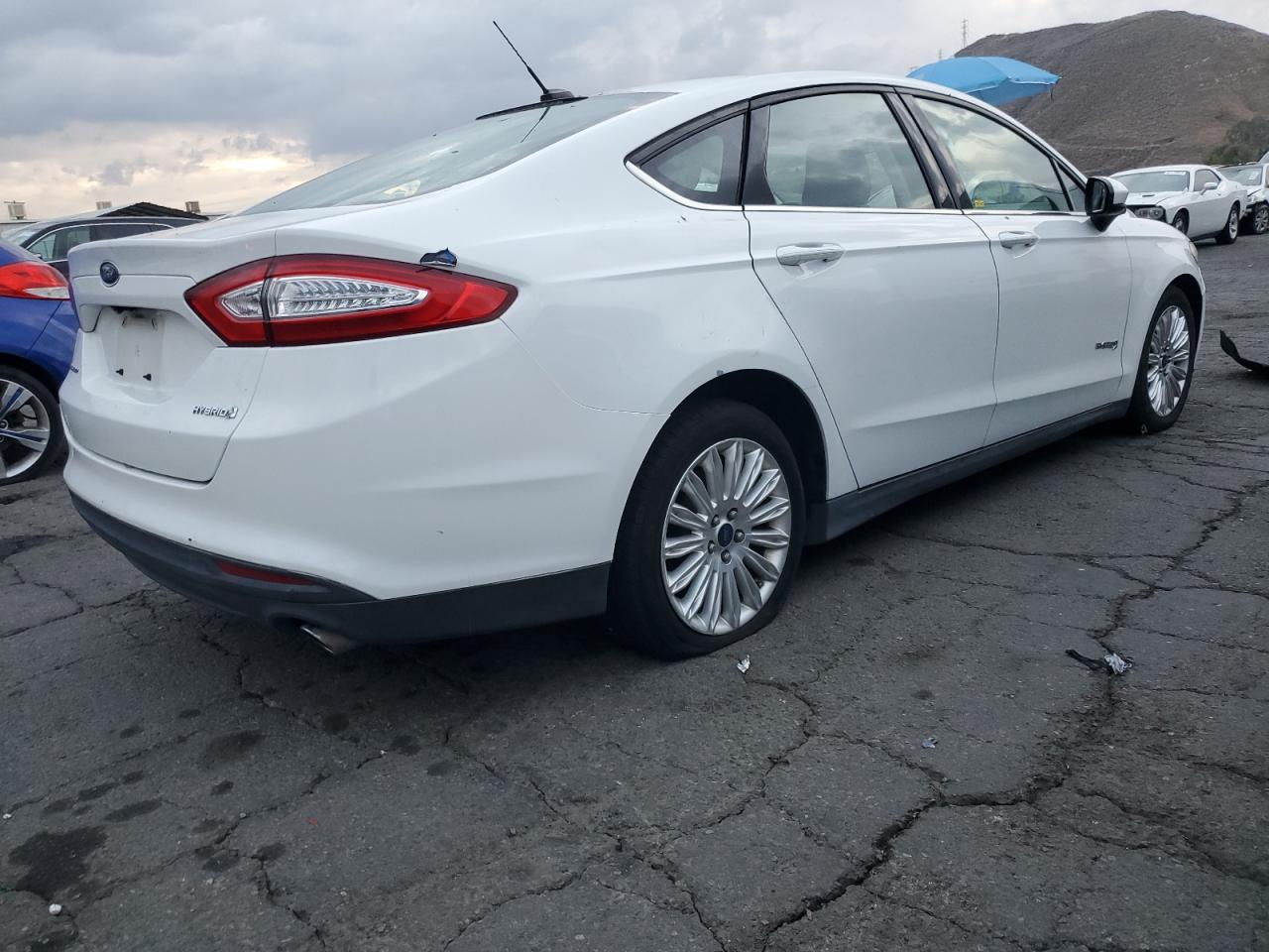 Image 3 of 2016 FORD FUSION S HYBRID 2016 with VIN 3FA6P0UU1GR175697