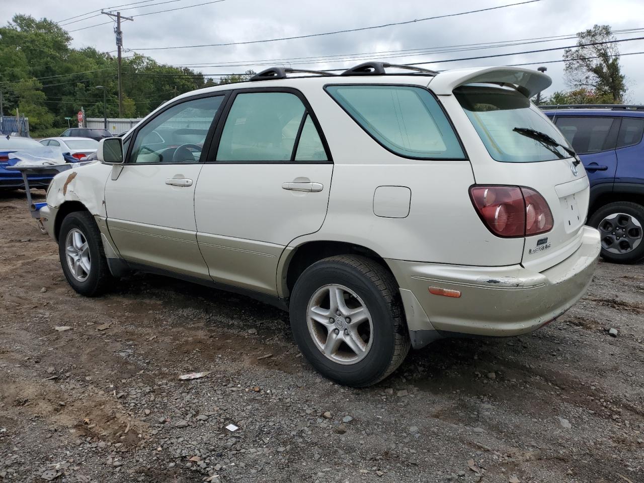 Image 2 of 2000 LEXUS RX 300 2000 with VIN JT6HF10U3Y0115527