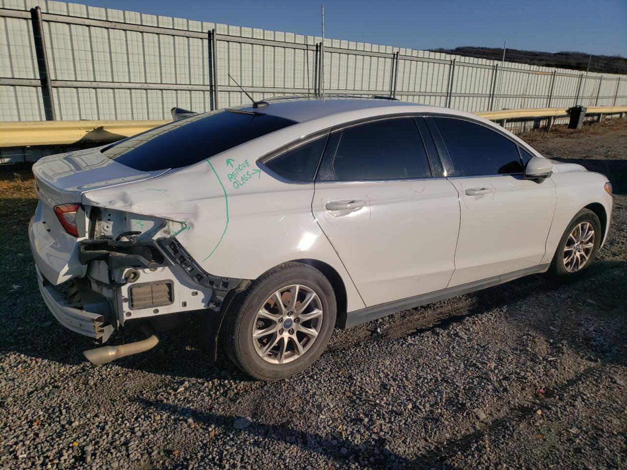 Изображение 3 2015 FORD FUSION S 2015 с VIN 3FA6P0G73FR167606