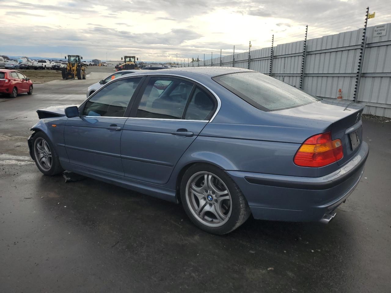 Image 2 of 2003 BMW 330 I 2003 with VIN WBAEV53433KM28363
