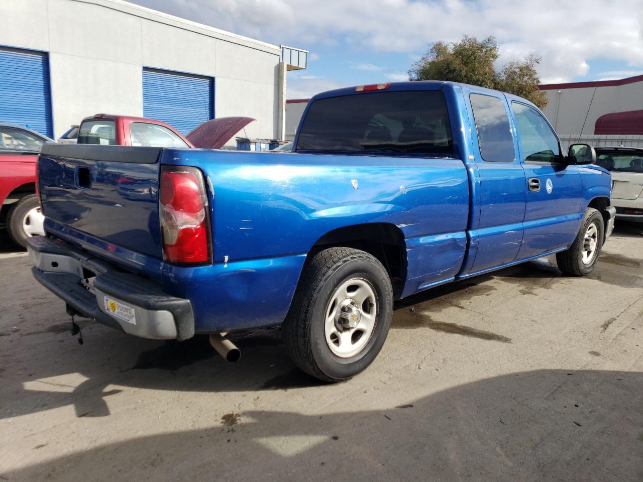 Image 3 of 2004 CHEVROLET SILVERADO C1500 2004 with VIN 1GCEC19X44Z118833