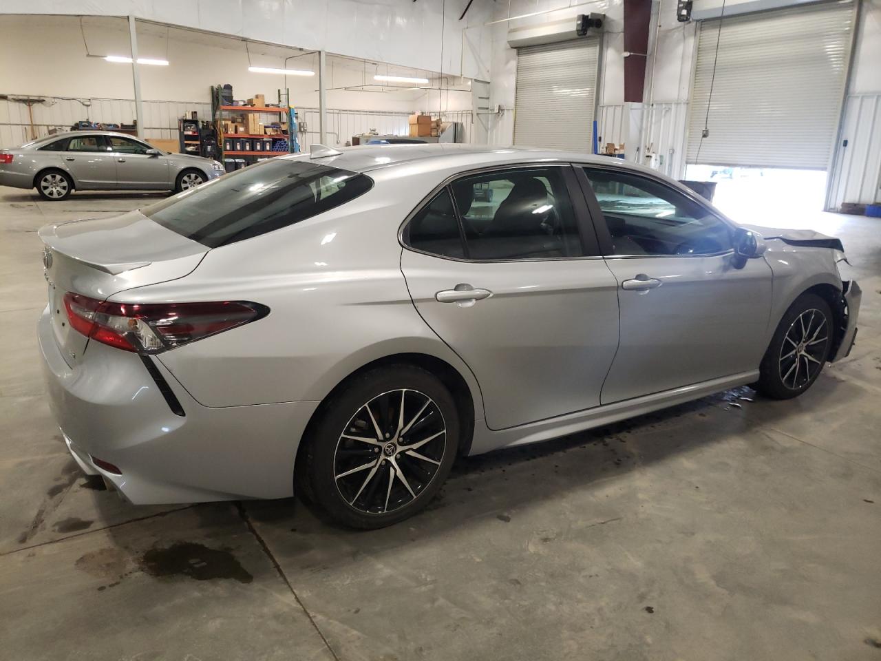 Obraz 3 z 2022 TOYOTA CAMRY SE 2022 z VIN 4T1G11AK6NU047529