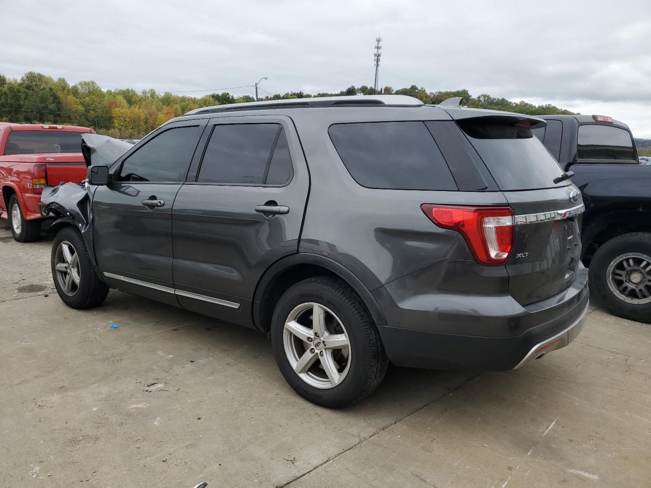 Image 2 of 2016 FORD EXPLORER XLT 2016 with VIN 1FM5K8D88GGA33324