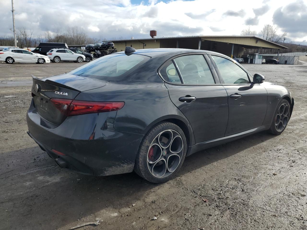 Obraz 3 z 2021 ALFA ROMEO GIULIA TI 2021 z VIN ZARFANBN9M7641017