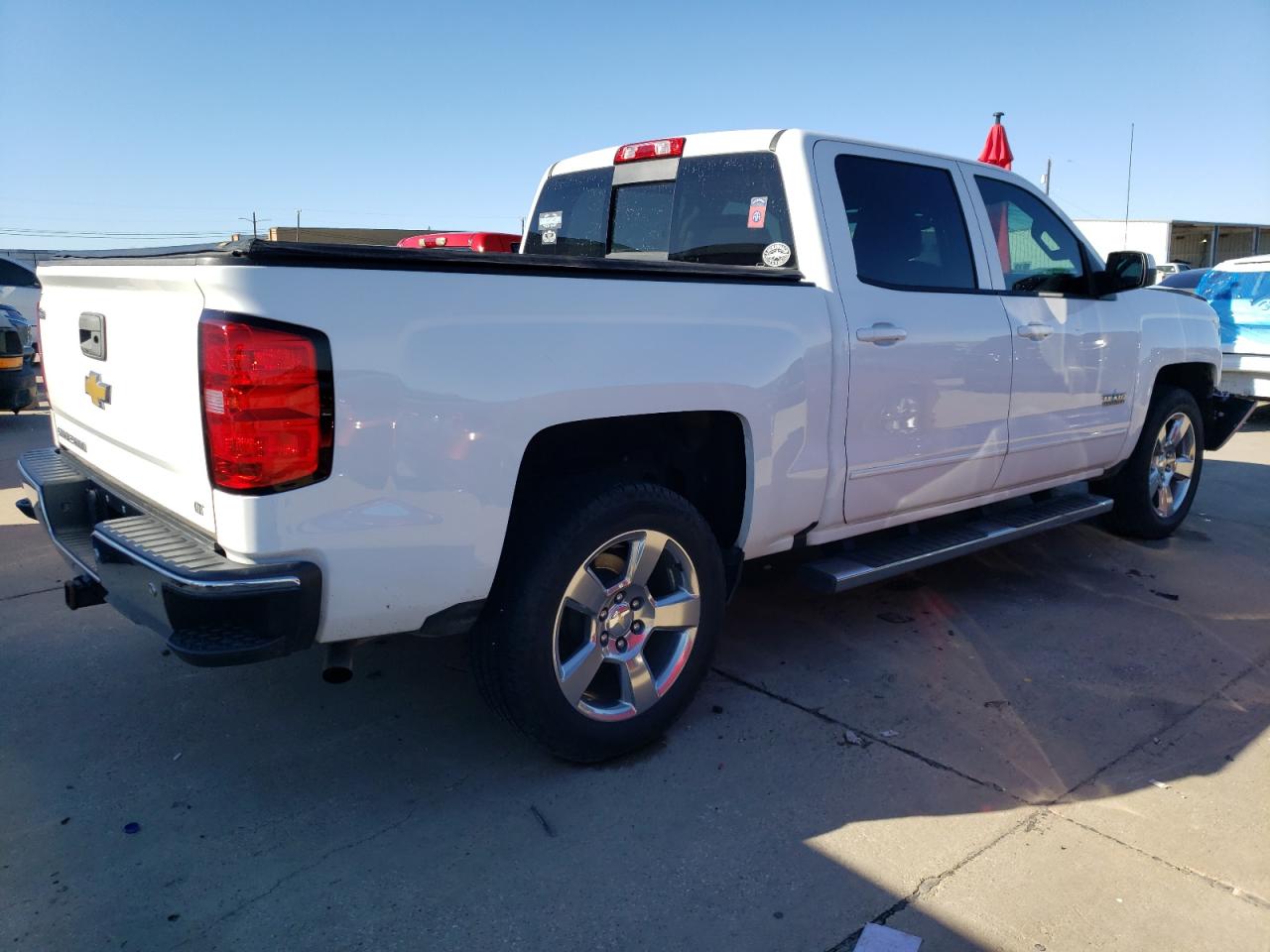 Изображение 3 2018 CHEVROLET SILVERADO C1500 LT 2018 с VIN 3GCPCREC7JG280445
