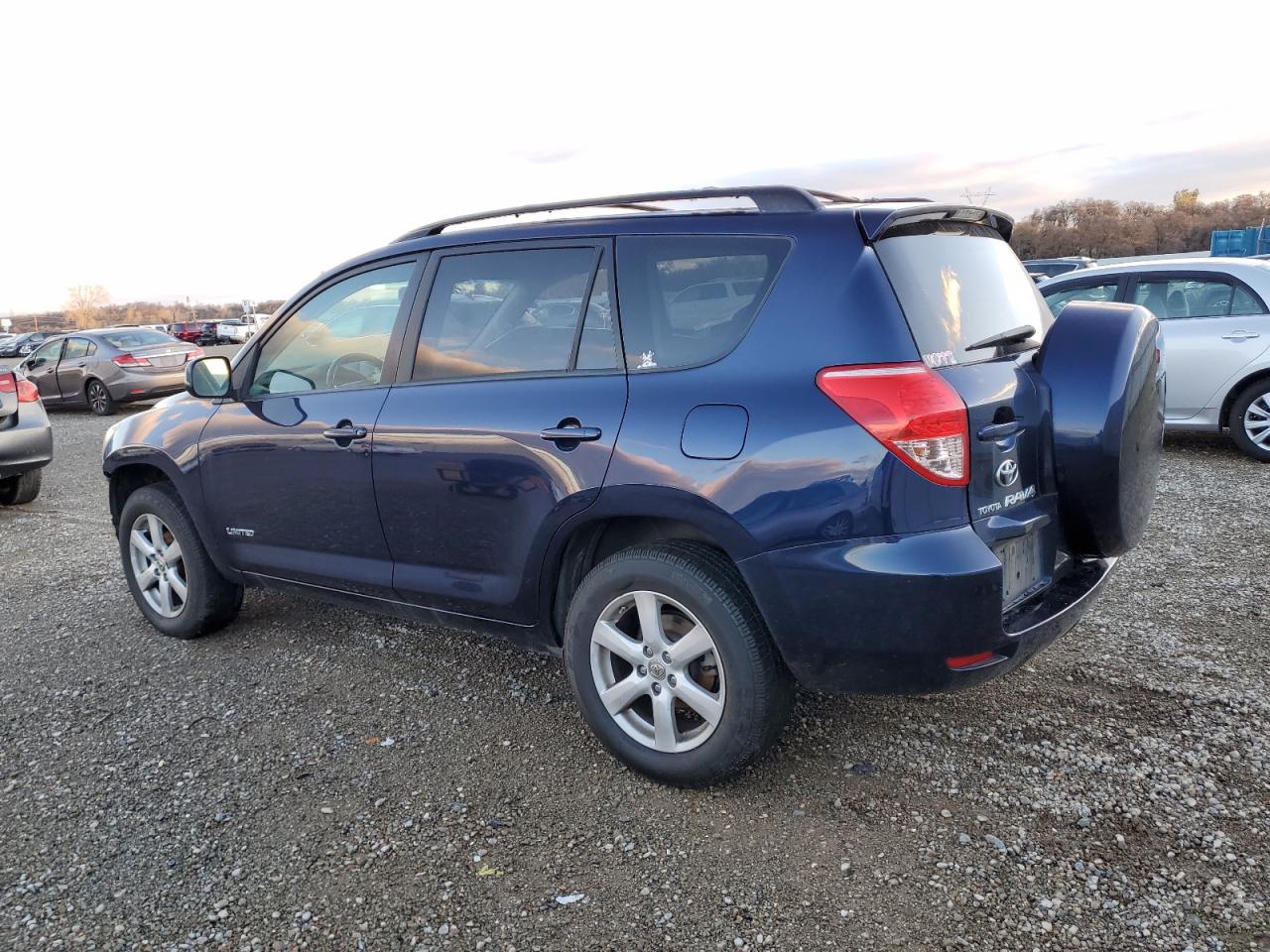 Obraz 2 z 2007 TOYOTA RAV4 LIMITED 2007 z VIN JTMZD31V275040682