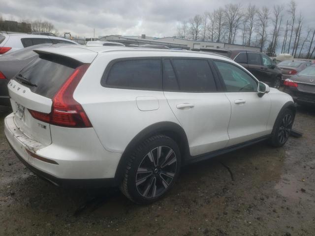 Obraz 3 z 2021 VOLVO V60 CROSS COUNTRY T5 MOMENTUM 2021 z VIN YV4102WK4M1074673