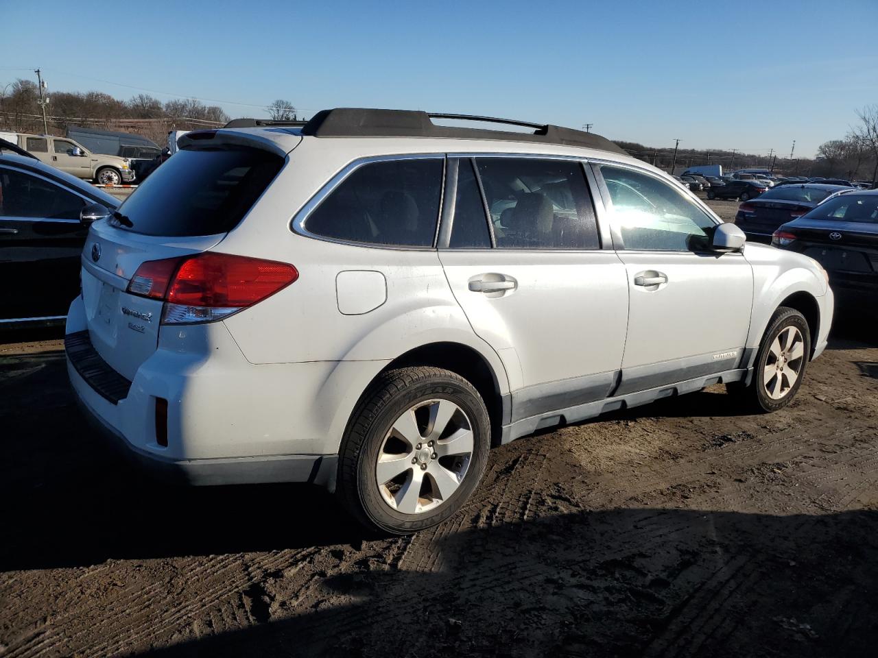 Obraz 3 z 2011 SUBARU OUTBACK 2.5I PREMIUM 2011 z VIN 4S4BRBCC7B3357690
