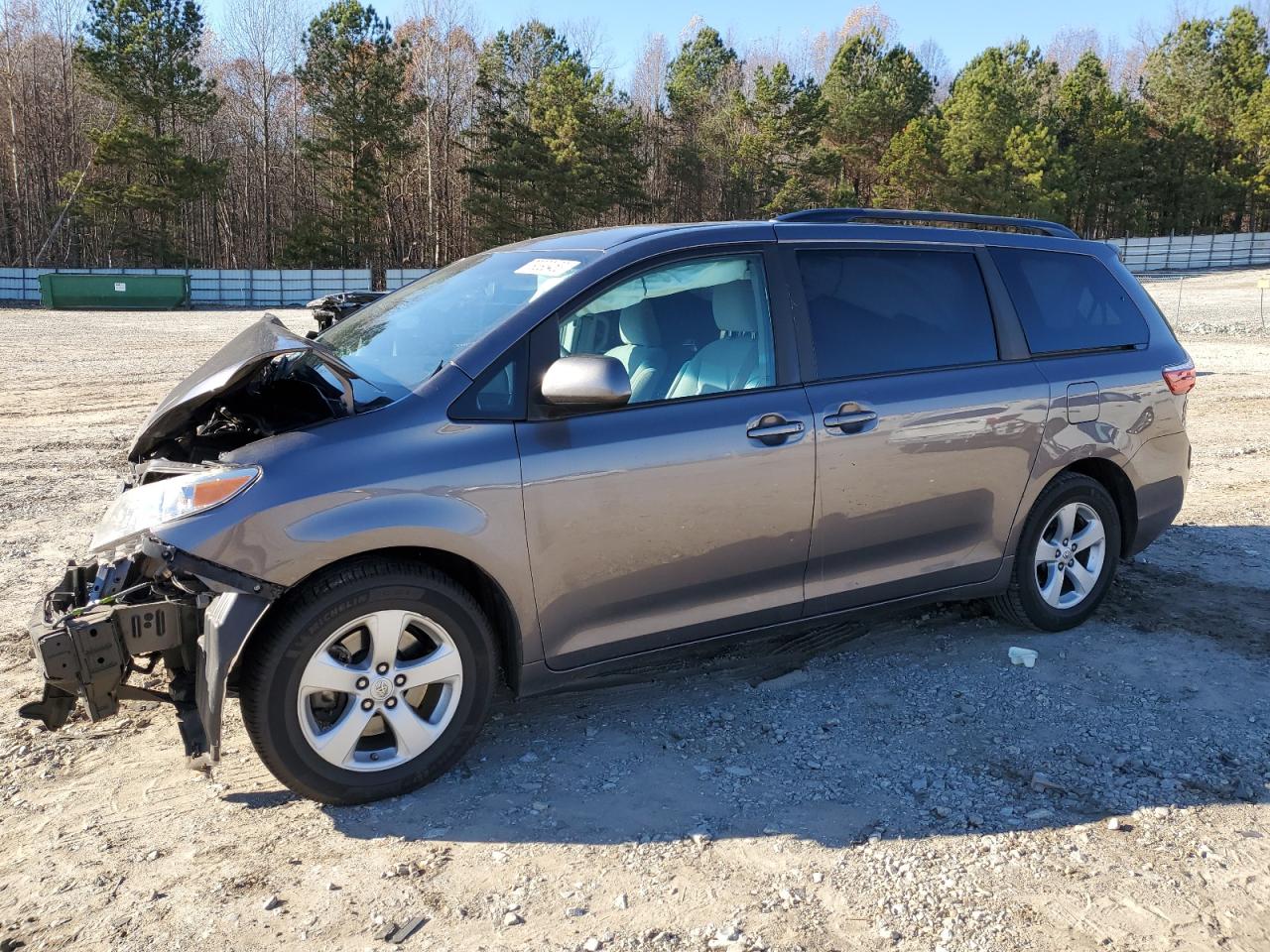 Изображение 1 2017 TOYOTA SIENNA LE 2017 с VIN 5TDKZ3DC2HS774991