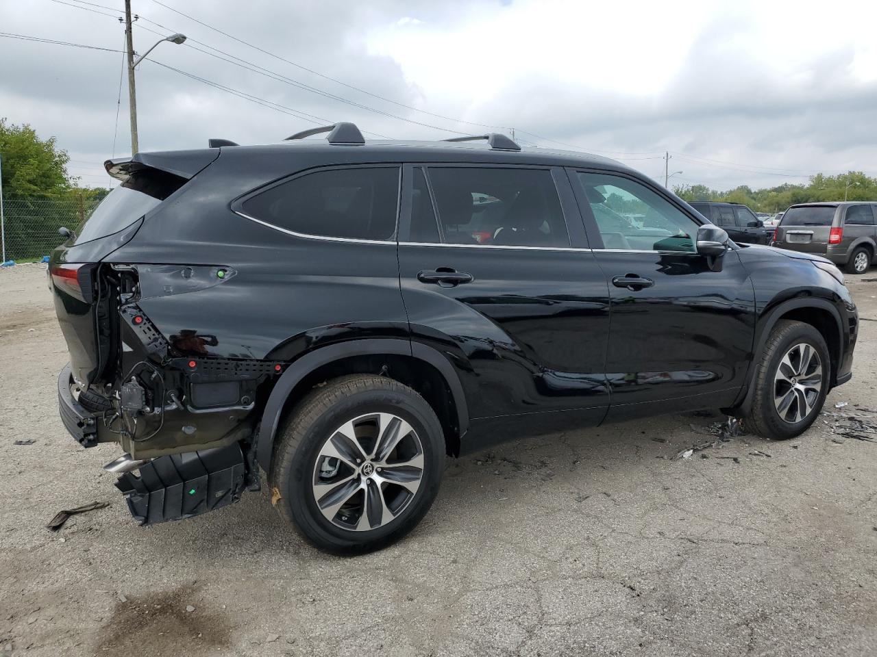 Image 3 of 2023 TOYOTA HIGHLANDER L 2023 with VIN 5TDKDRBH7PS043245