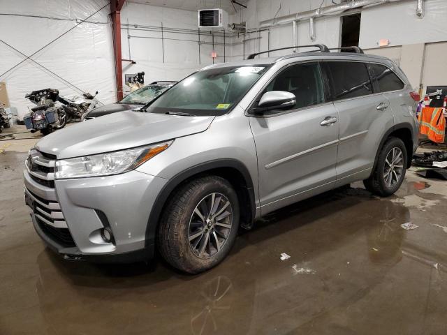 Image 1 of 2018 TOYOTA HIGHLANDER SE 2018 with VIN 5TDJZRFHXJS523908