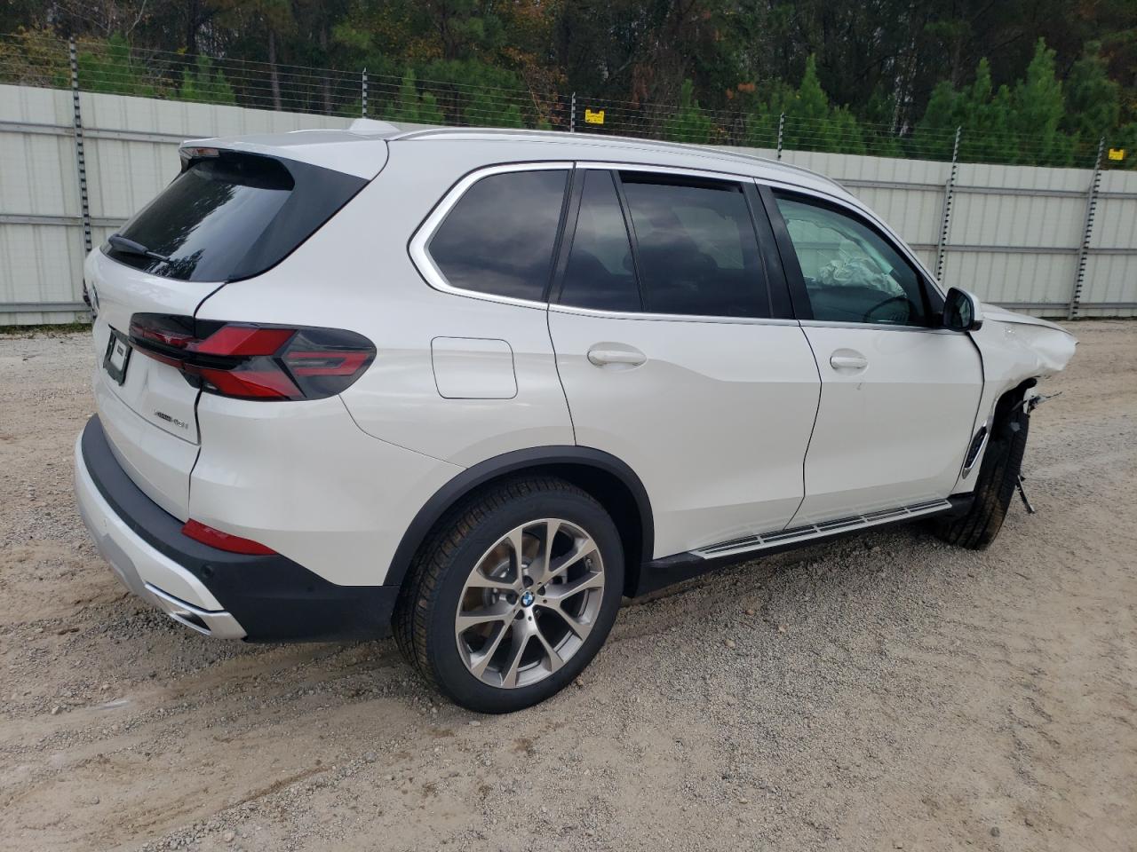 Obraz 3 z 2024 BMW X5 XDRIVE40I 2024 z VIN 5UX23EU03R9U41961