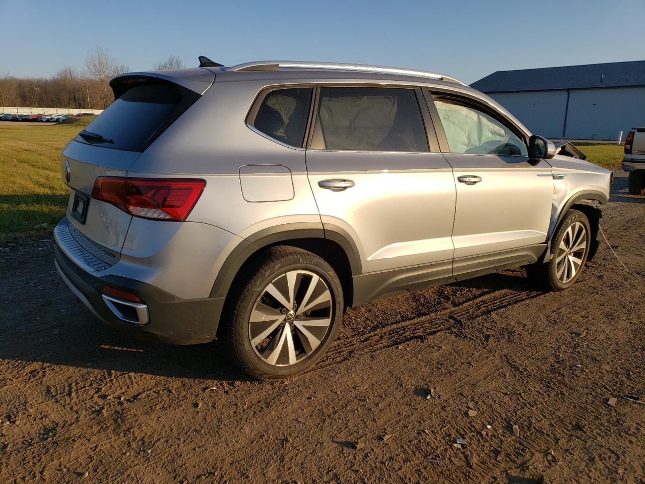 Image 3 of 2022 VOLKSWAGEN TAOS SE 2022 with VIN 3VVWX7B21NM054779