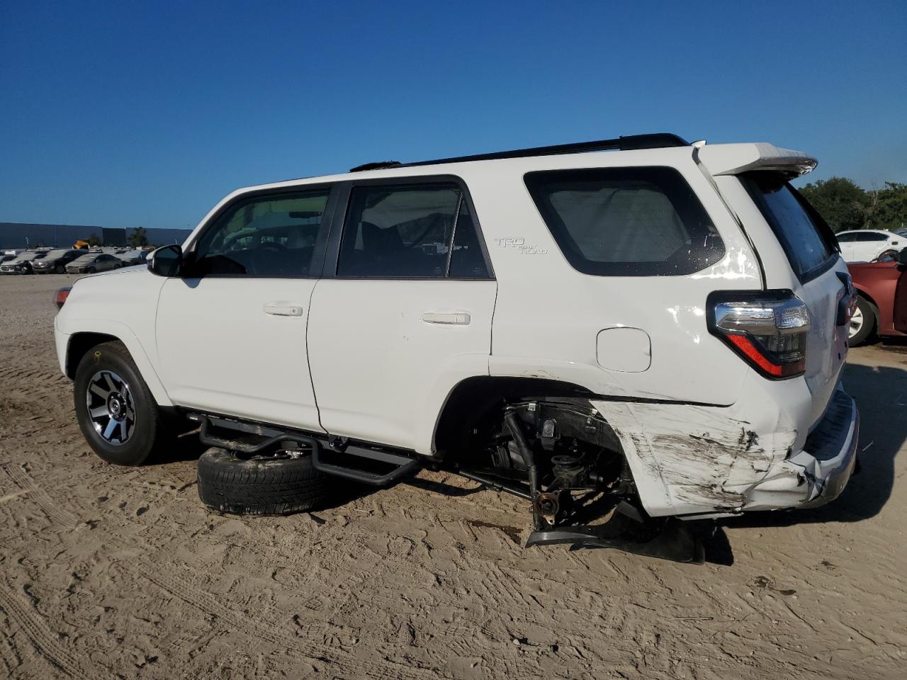 Image 2 of 2022 TOYOTA 4RUNNER SR5 PREMIUM 2022 with VIN JTERU5JR2N6080018