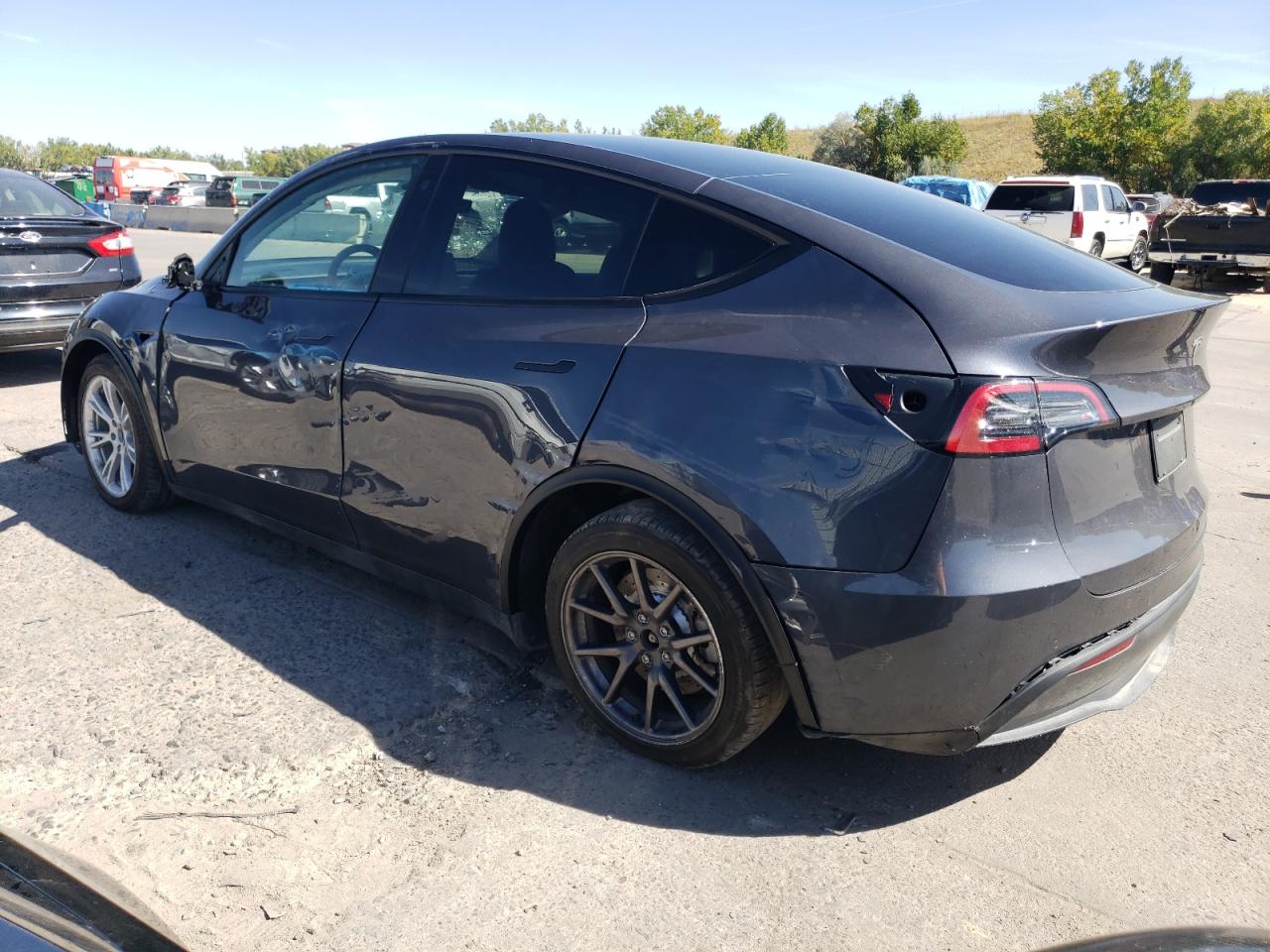 Изображение 2 2021 TESLA MODEL Y  2021 с VIN 5YJYGDEE7MF150124
