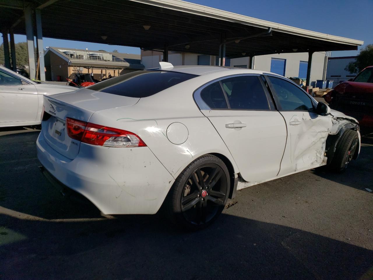 Obraz 3 z 2017 JAGUAR XE PREMIUM 2017 z VIN SAJAD4BV4HA972085