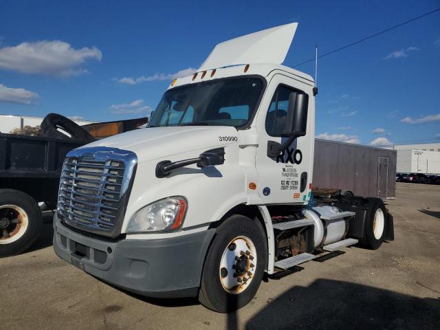 Изображение 2 2015 FREIGHTLINER CASCADIA 113  2015 с VIN 3AKBGADV0FSGJ8412