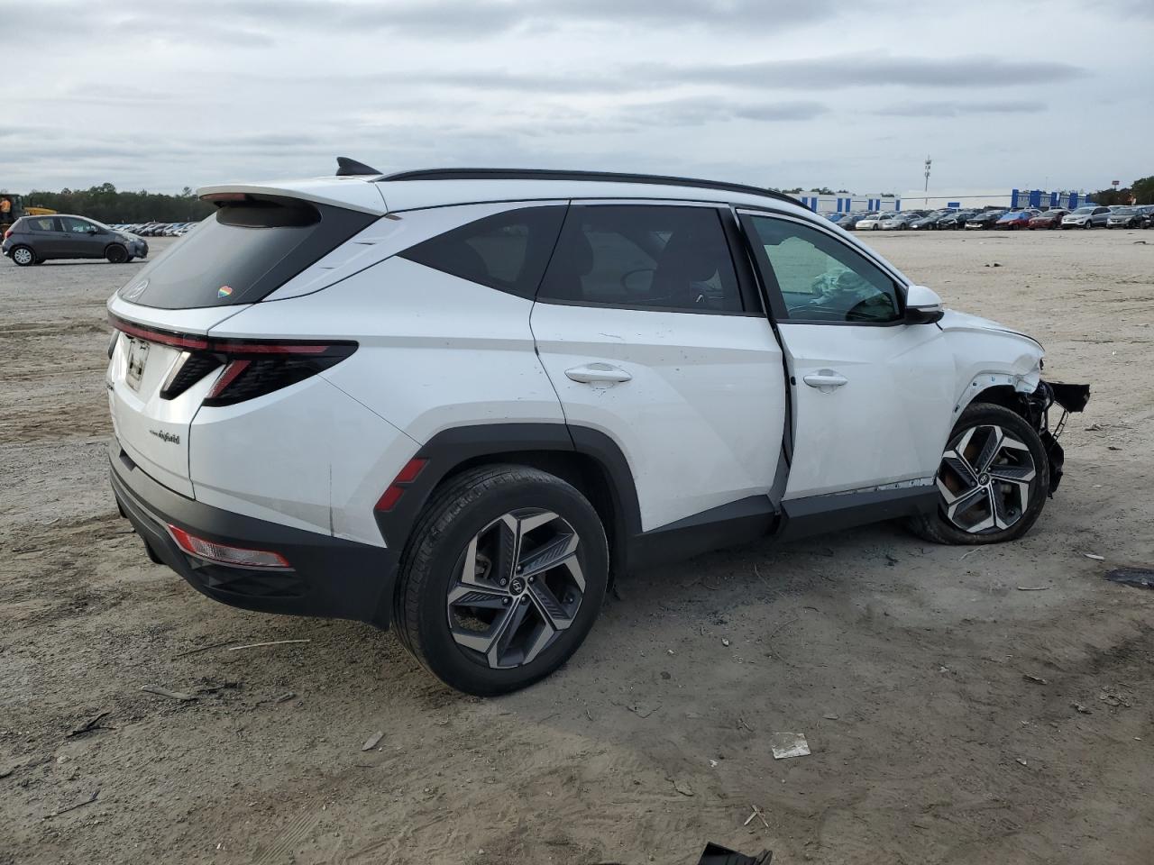 Image 3 of 2022 HYUNDAI TUCSON SEL CONVENIENCE 2022 with VIN KM8JFCA16NU016422