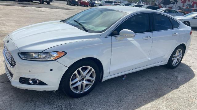 Image 2 of 2014 FORD FUSION SE 2014 with VIN 3FA6P0HD3ER143096