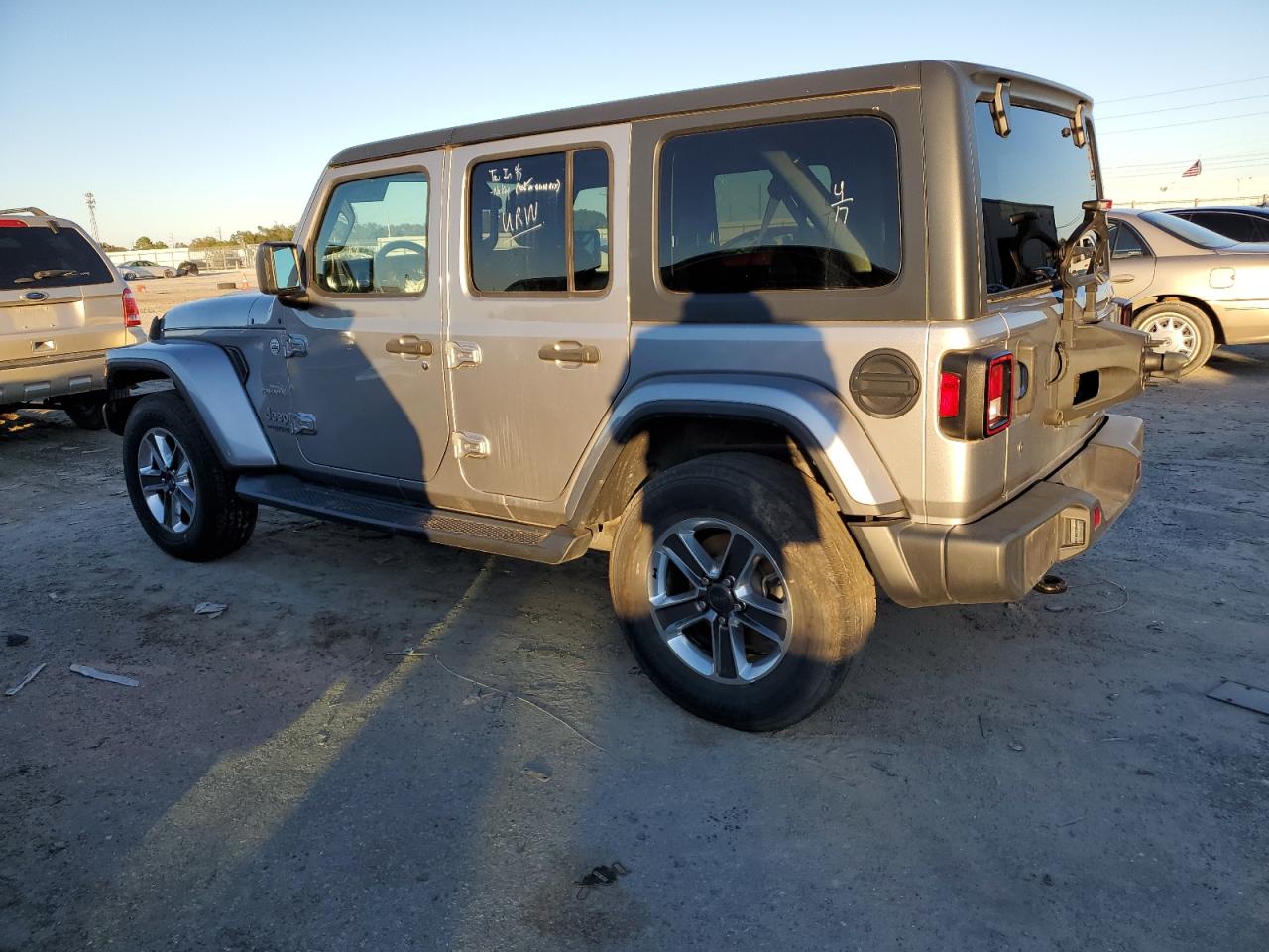 Image 2 of 2020 JEEP WRANGLER UNLIMITED SAHARA 2020 with VIN 1C4HJXEN1LW217149