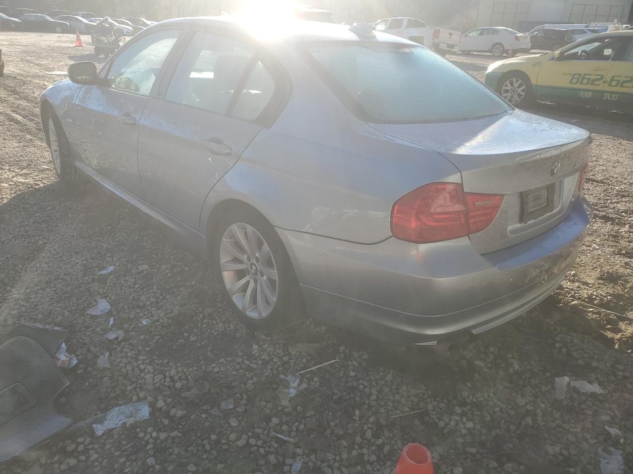 Image 2 of 2011 BMW 328 I 2011 with VIN WBAPH7G53BNN07950