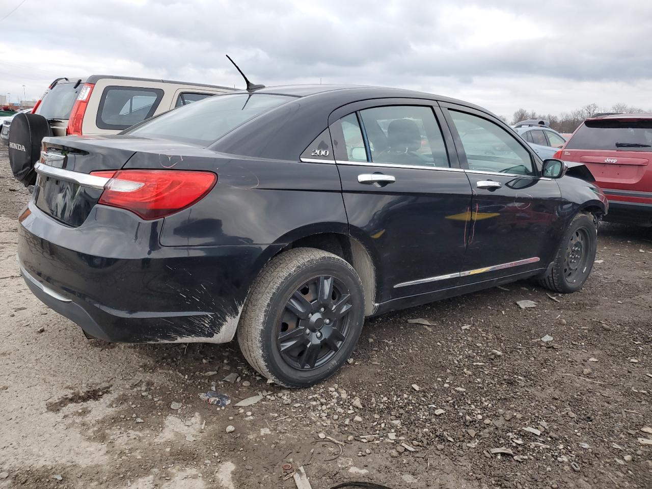 Изображение 3 2013 CHRYSLER 200 LX 2013 с VIN 1C3CCBAB5DN733707