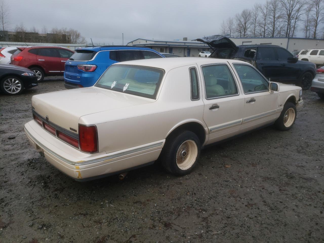 Image 3 of 1996 LINCOLN TOWN CAR CARTIER 1996 with VIN 1LNLM83W3TY716571