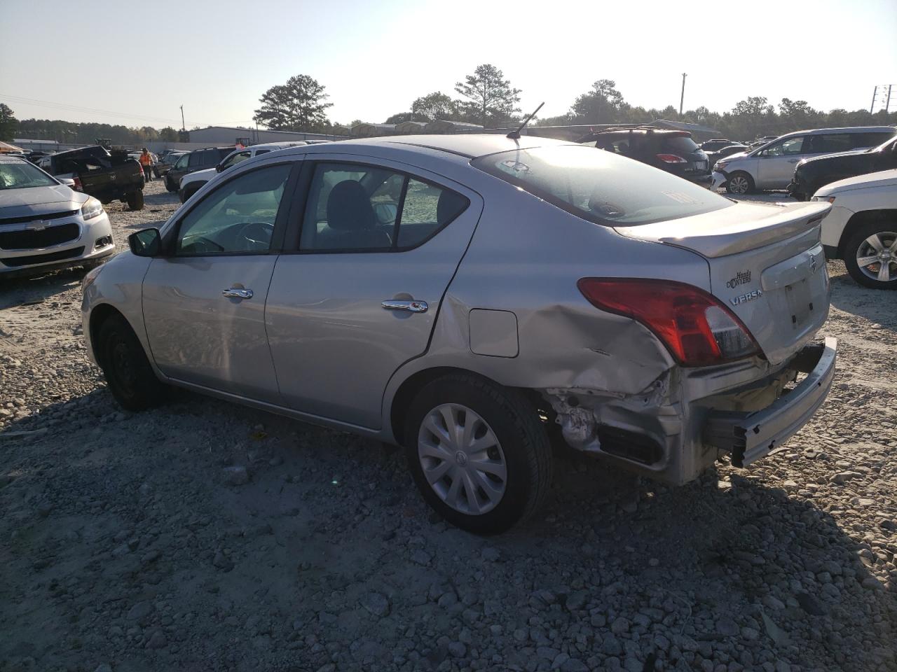 Изображение 2 Nissan Versa S 2018 с VIN 3N1CN7AP6JL882463