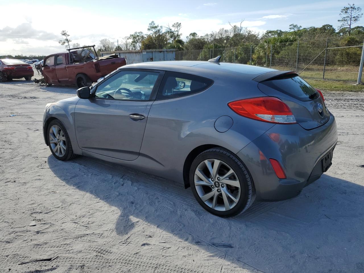 Image 2 of 2016 HYUNDAI VELOSTER  2016 with VIN KMHTC6AD3GU277295