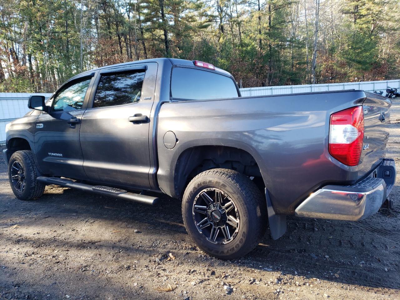 Obraz 2 z 2016 TOYOTA TUNDRA CREWMAX SR5 2016 z VIN 5TFDY5F14GX499443