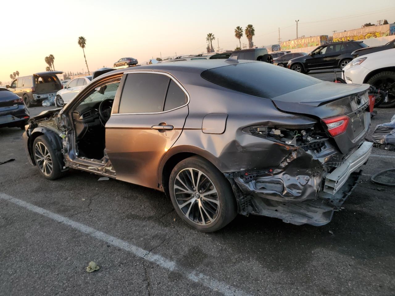 Изображение 2 2019 TOYOTA CAMRY L 2019 с VIN 4T1B11HK8KU803535