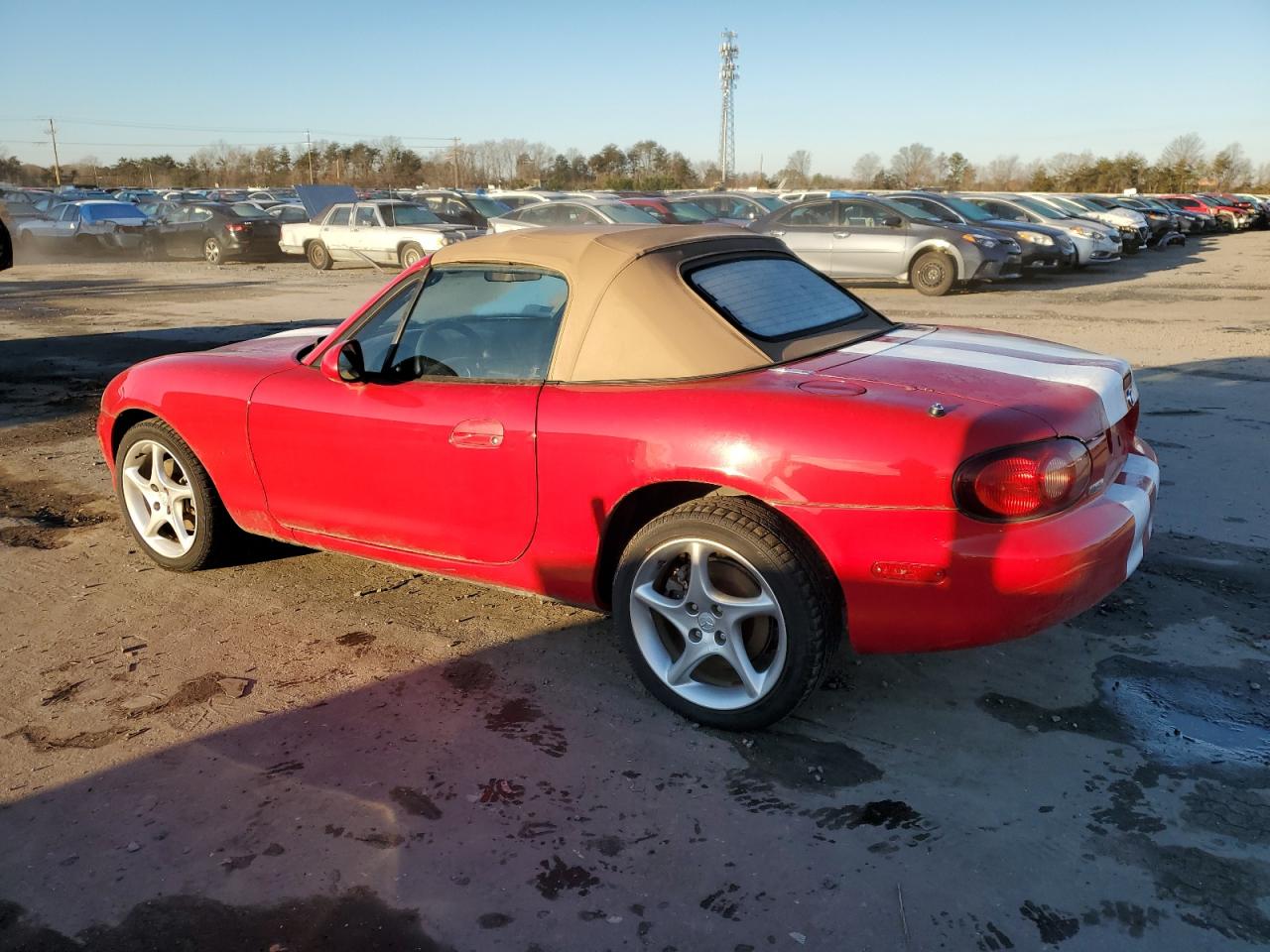 Image 2 of 2001 MAZDA MX-5 MIATA BASE 2001 with VIN JM1NB353710202078