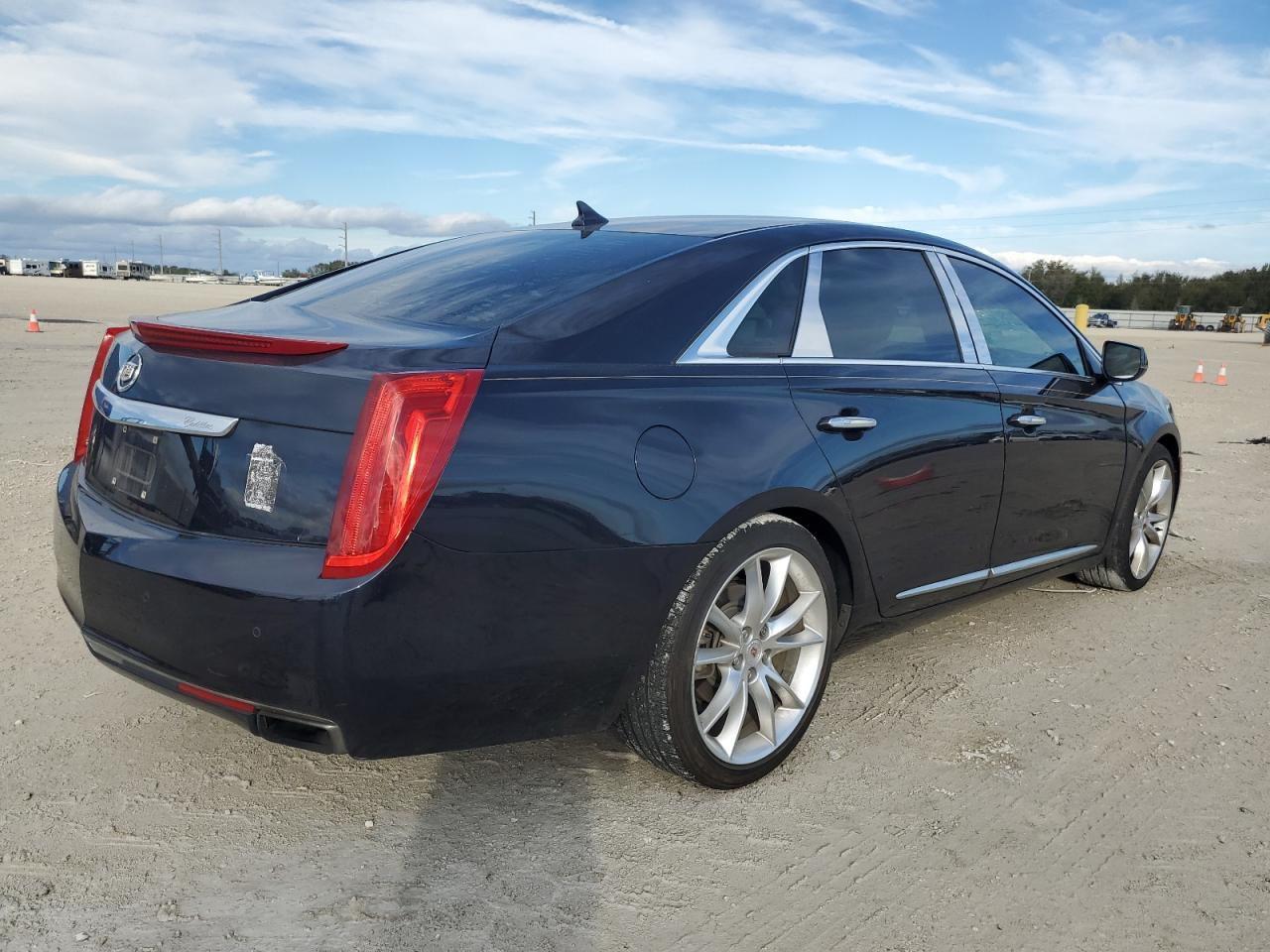 Image 3 of 2013 CADILLAC XTS PREMIUM COLLECTION 2013 with VIN 2G61S5S3XD9140381