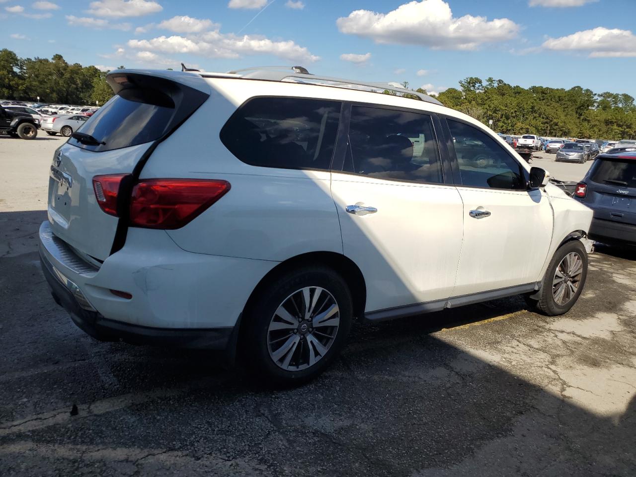 Изображение 3 2017 NISSAN PATHFINDER S 2017 с VIN 5N1DR2MN5HC692433