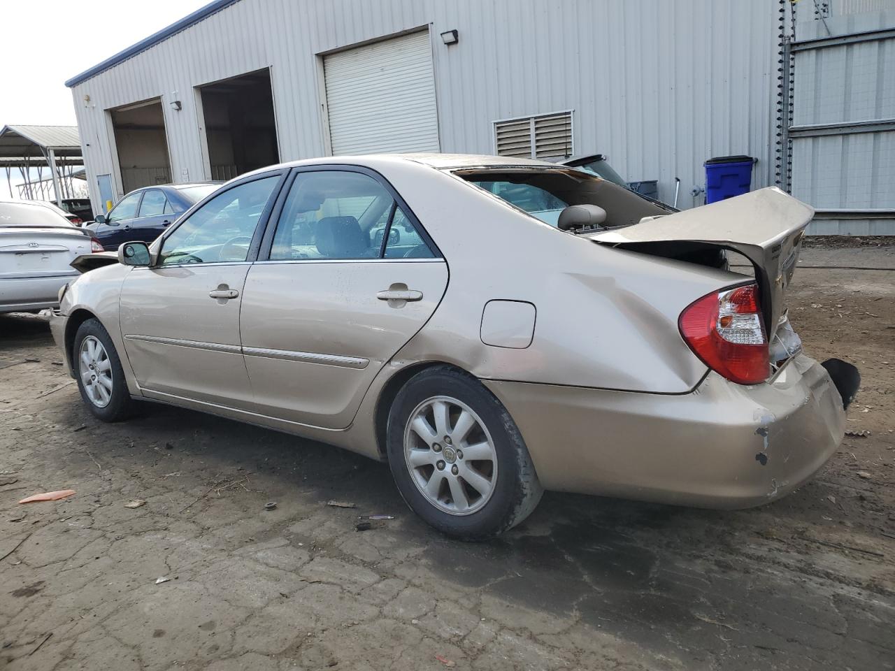 Obraz 2 z 2002 TOYOTA CAMRY LE 2002 z VIN 4T1BF30K22U018436