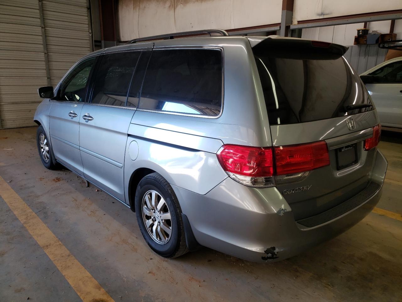 Image 2 of 2010 HONDA ODYSSEY EXL 2010 with VIN 5FNRL3H60AB084669