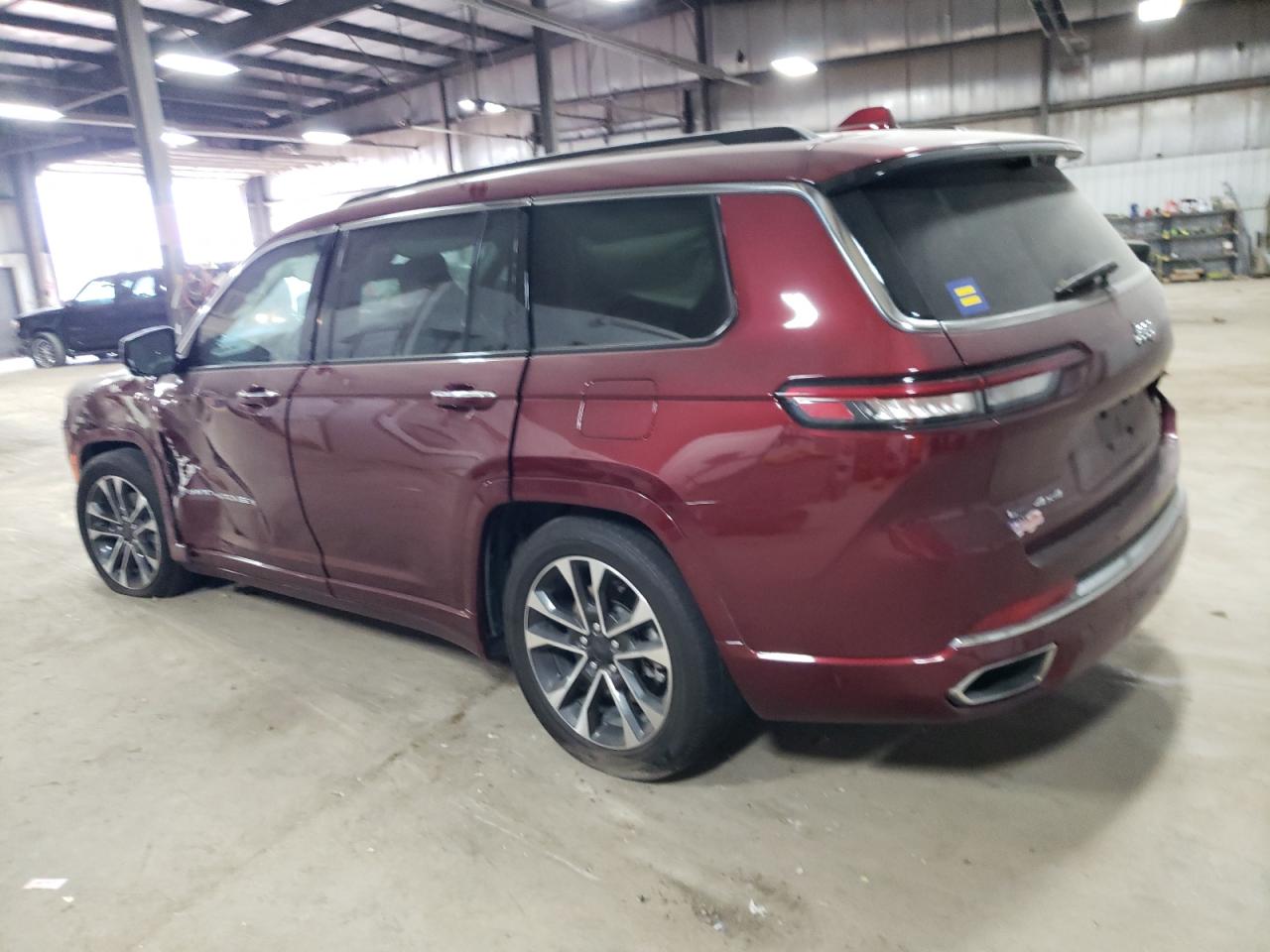 Image 2 of 2022 JEEP GRAND CHEROKEE L OVERLAND 2022 with VIN 1C4RJKDG1N8518862